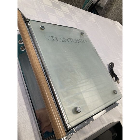 Vitantonio Panini Press Frosted Glass Chrome Wood Handle Grill VTGPN11CAN - Picture 1 of 9